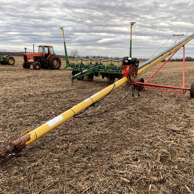 #117 • Westfield 6" x 51' WR60-51 Grain Auger