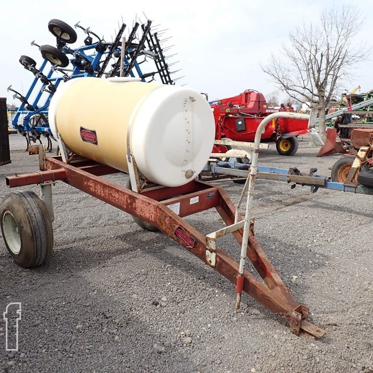 200 GALLON TANK SPRAYER CART 3597