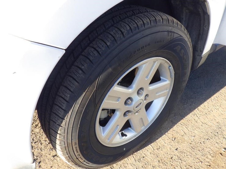 2011-ford-escape-image-13