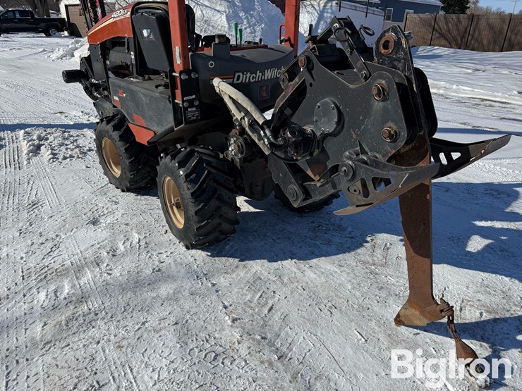 2007-ditch-witch-420sx-image-17