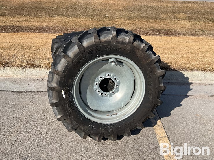 trelleborg-280/85r24-tm600-pivot-tires-&-rims-image-2