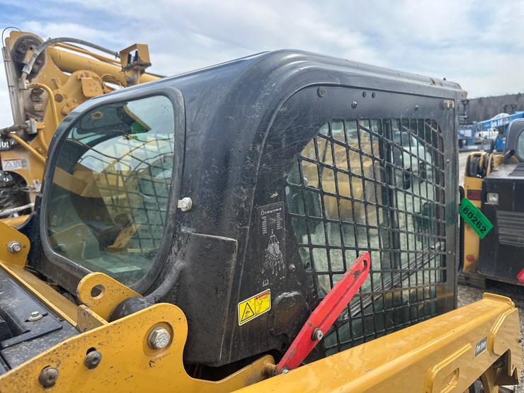2019-caterpillar-259d3-image-11