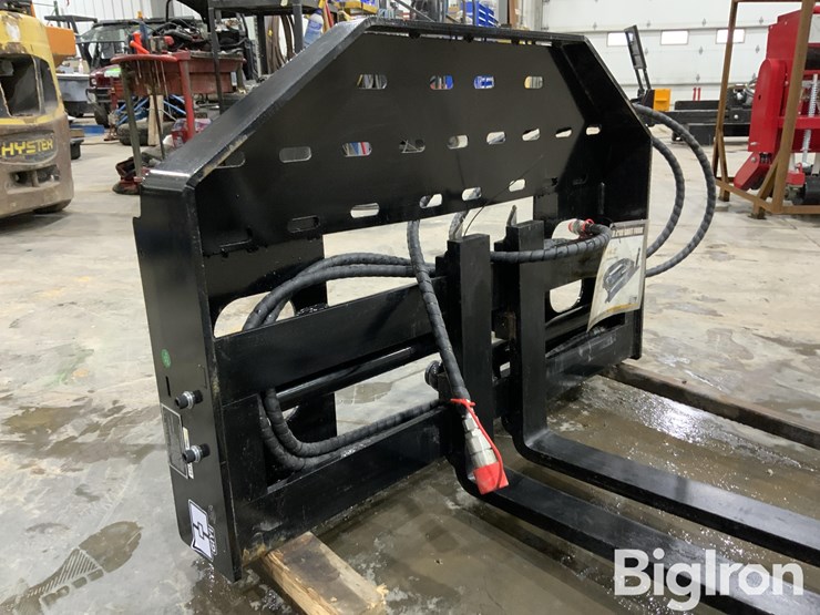 2025-massey-ferguson-730-image-14