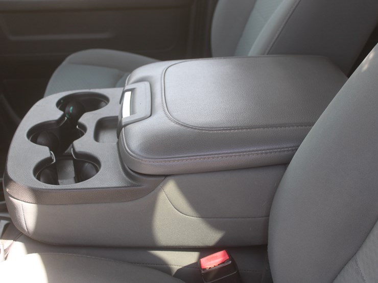 2015-dodge-3500-image-23