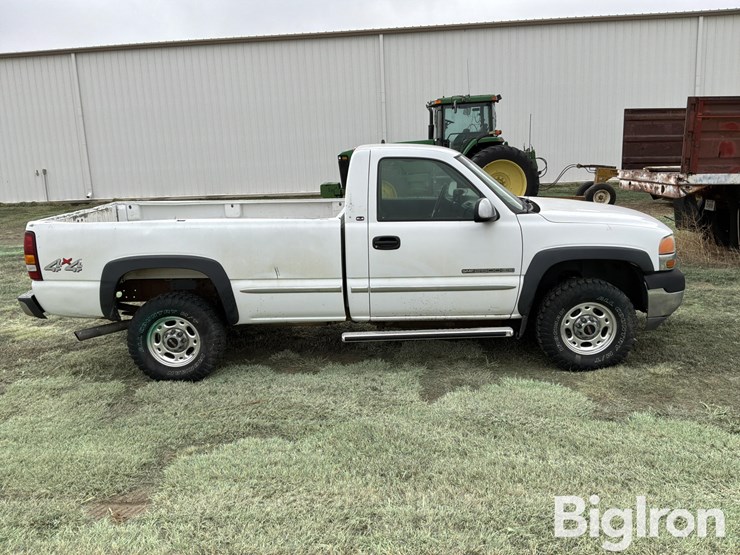 2001-gmc-sierra-2500-image-4