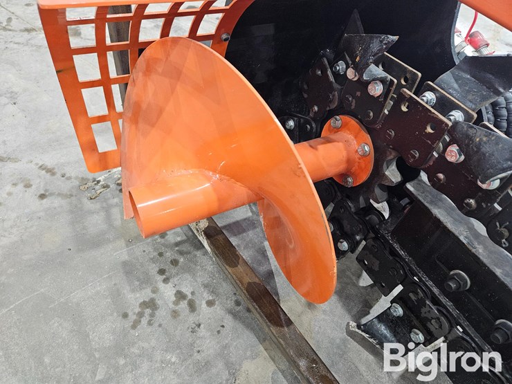 2025-massey-ferguson-730-image-15