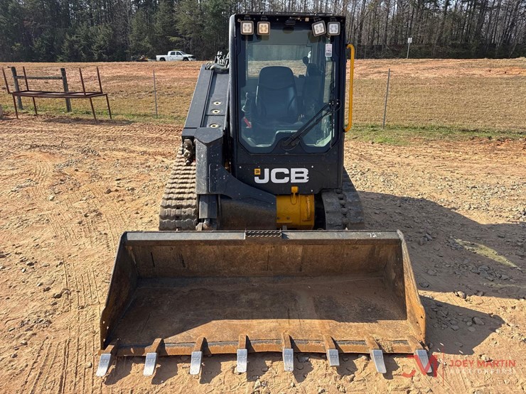 2023-jcb-2ts-7t-image-5