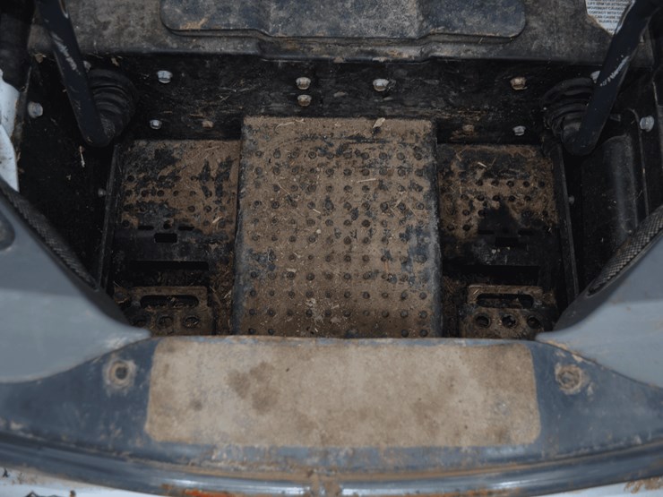 2017-bobcat-s740-image-12