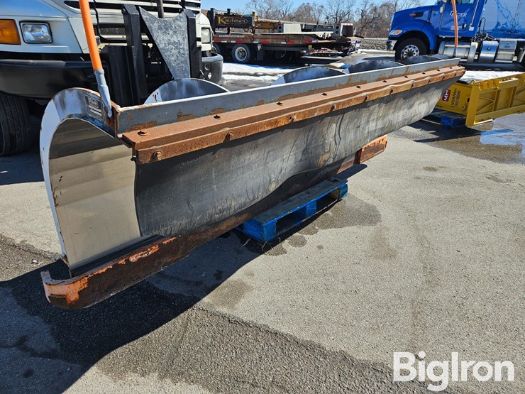 2009-sterling-l9500-image-20