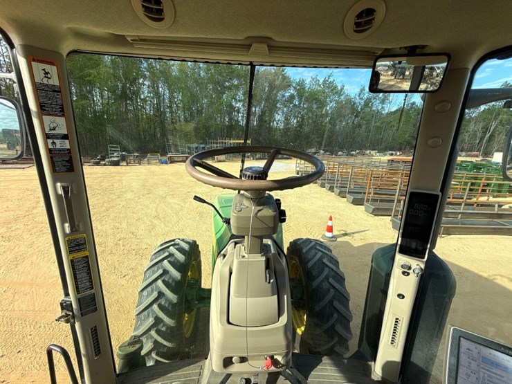 2012-john-deere-8260r-image-28