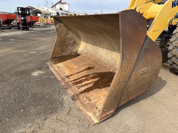 komatsu-wa380-8-image-10