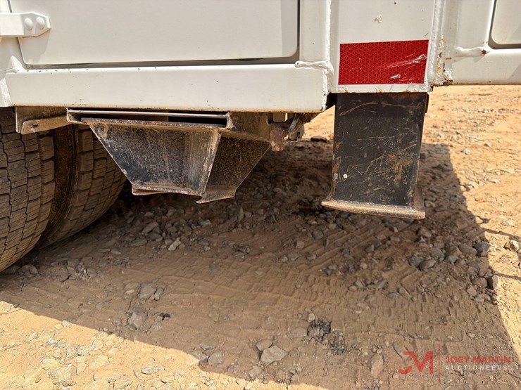 peterbiltpb337-service-truck-image-10