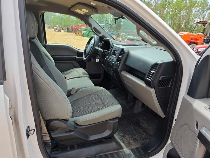 2017-ford-f150-xl-image-9