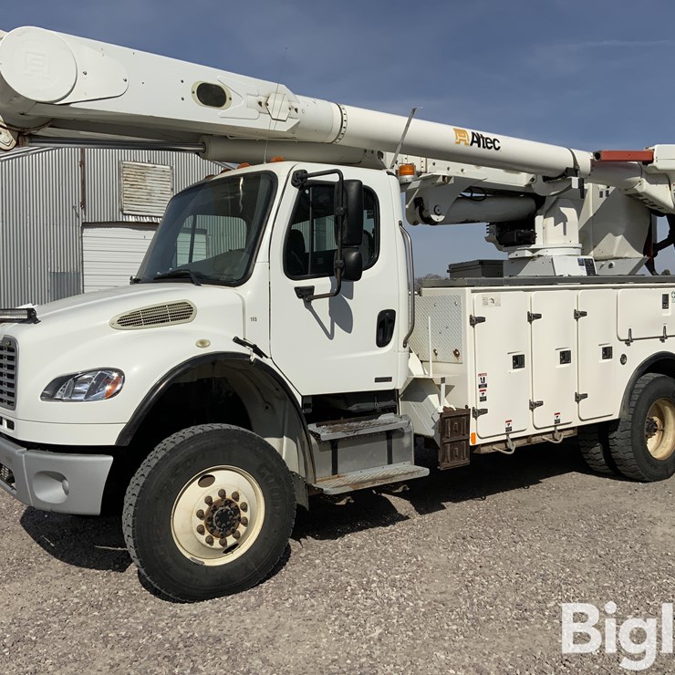 2010 FREIGHTLINER M2 106