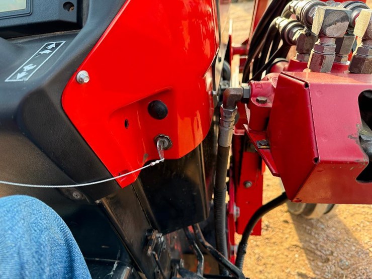 1985-case-ih-2250-image-47