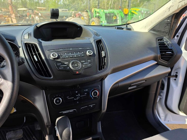 2019-ford-escape-image-11