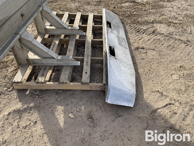 peterbilt-359-image-12