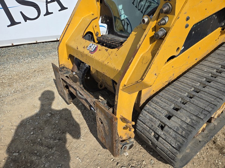 2019-caterpillar-259d3-image-9