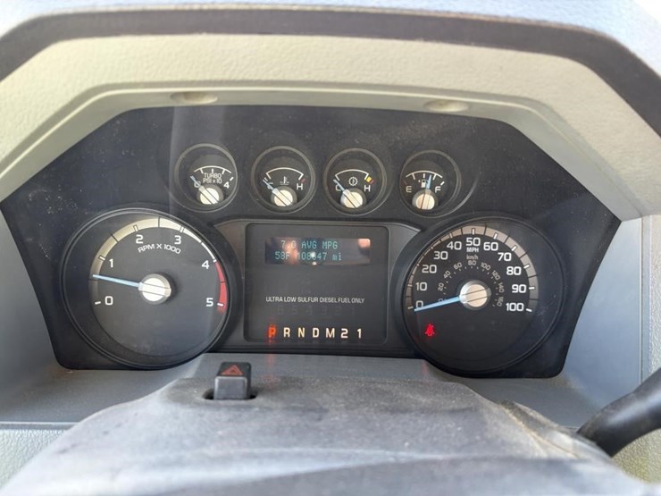 2011-ford-f550-xlt-image-15