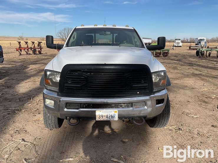 2011-dodge-ram-4500-image-2