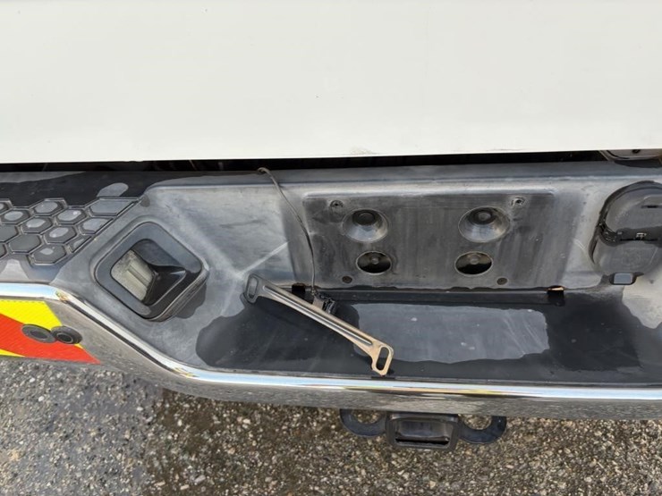 2016-dodge-2500-image-27