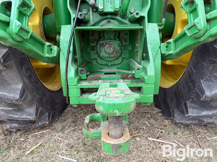 2011-john-deere-8310r-image-10