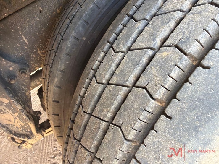 2008-thomas-saf-t-liner-c2-image-7