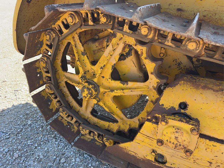 caterpillar-r2-image-55