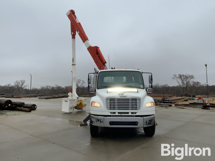 2014-freightliner-m2-106-image-2