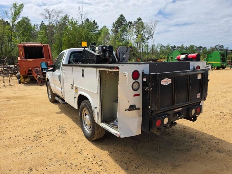 2015-ford-f350-image-2