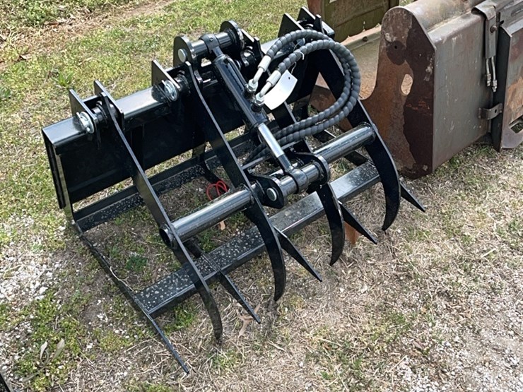 mini-skid-steer-grapple-image-1