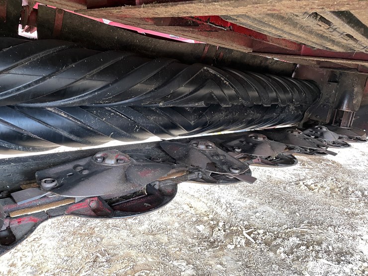 2015-new-holland-313-image-24