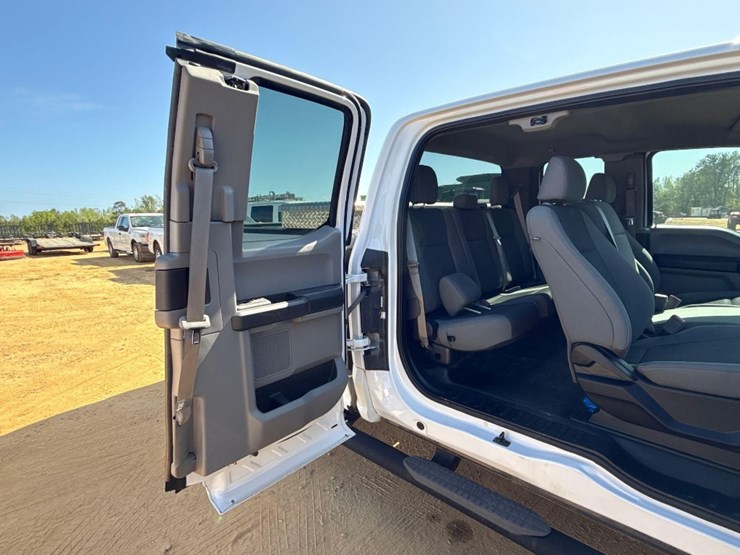 2019-ford-f150-xl-image-9