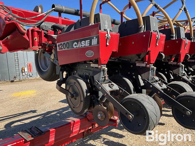 case-ih-1200-image-16