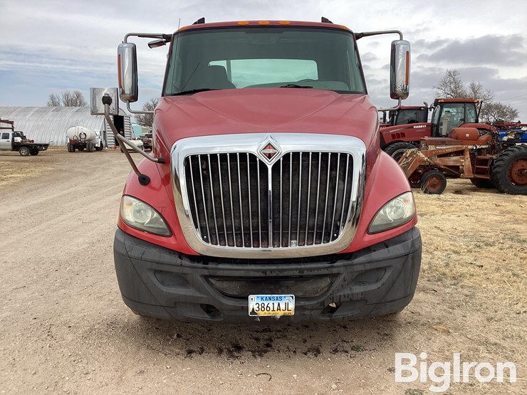 2012-international-prostar-image-2