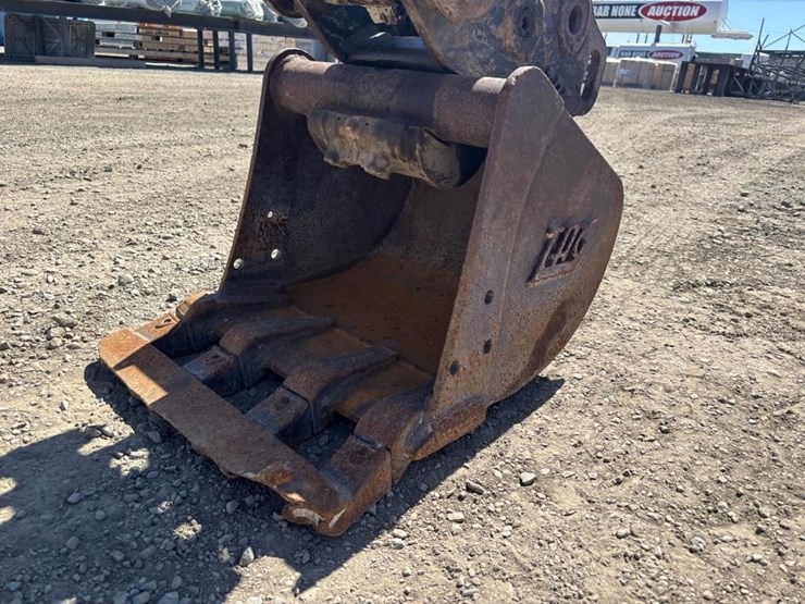 2020-takeuchi-tb230-image-11