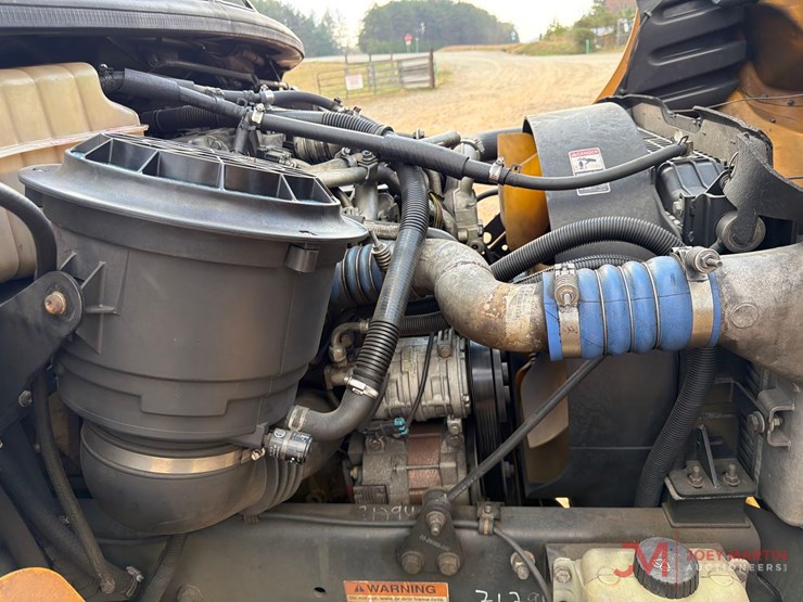 2008-thomas-saf-t-liner-c2-image-10