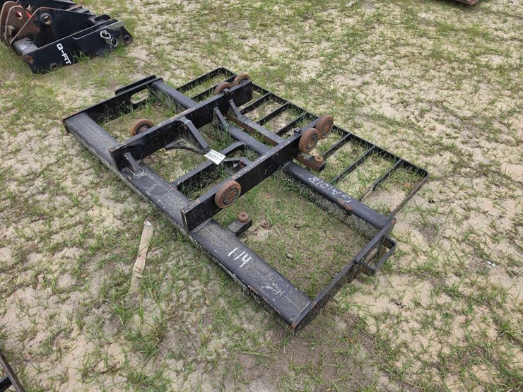 --superior-fabrication-forklift-image-1