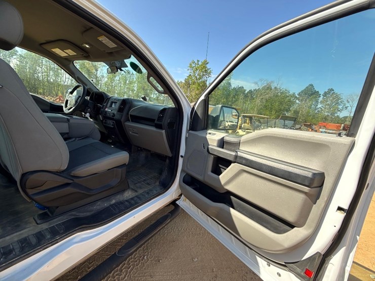 2018-ford-f150-xl-image-10