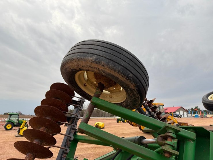 john-deere-630-image-9