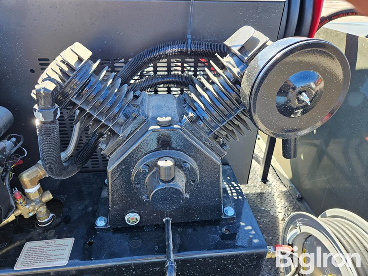 2014-massey-ferguson-730-image-14