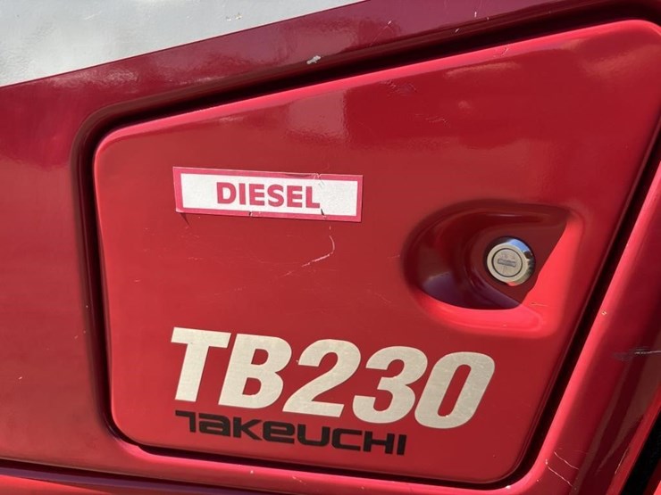 2020-takeuchi-tb230-image-40