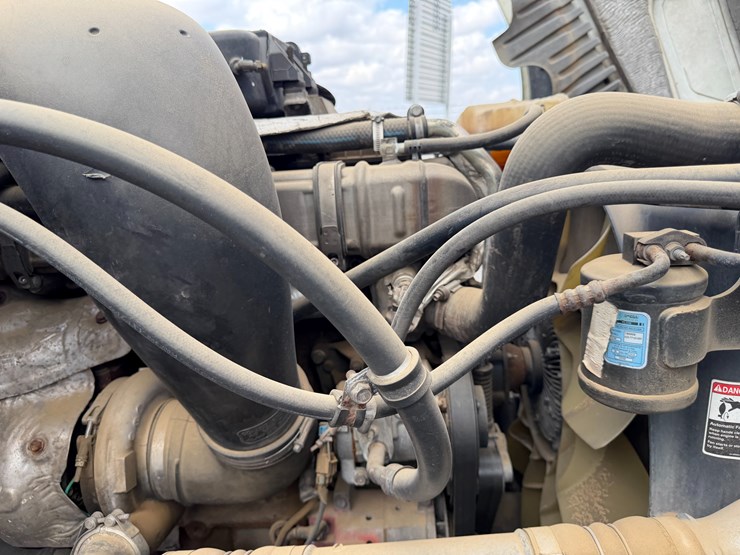 2018-freightliner-122sd-image-67