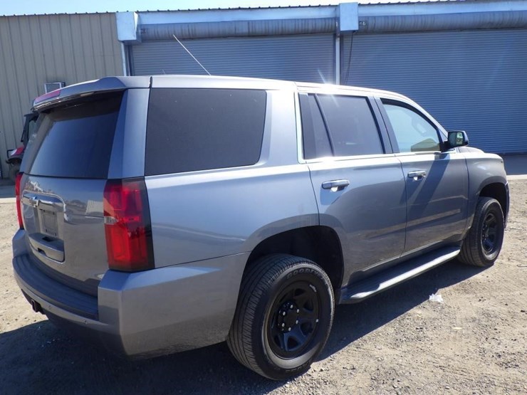 2019-chevrolet-tahoe-image-3