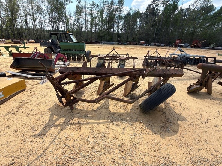 massey-ferguson-82-image-5