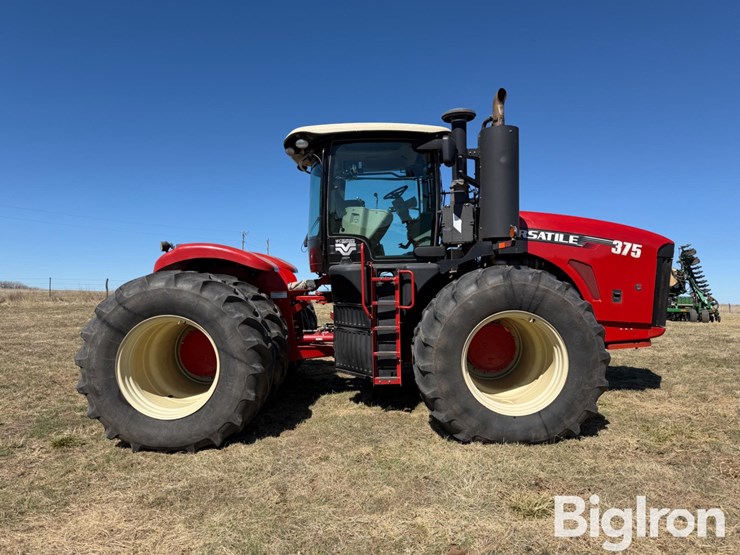 2012-versatile-375-image-8