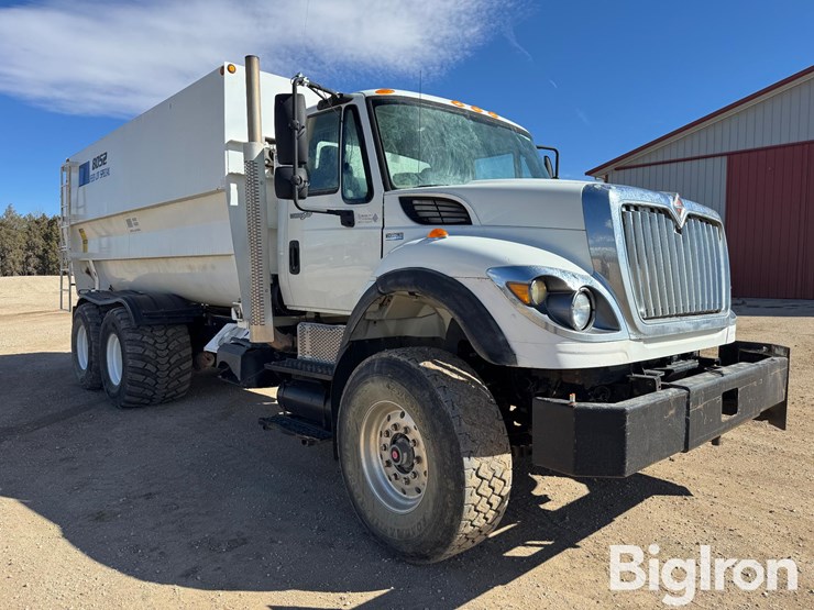 2013-international-7400-image-3