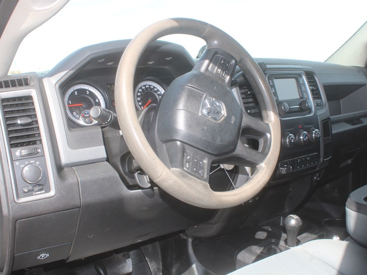 2015-dodge-3500-image-24