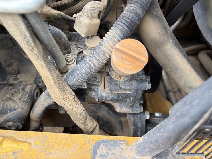 2018-deere-210lep-image-50