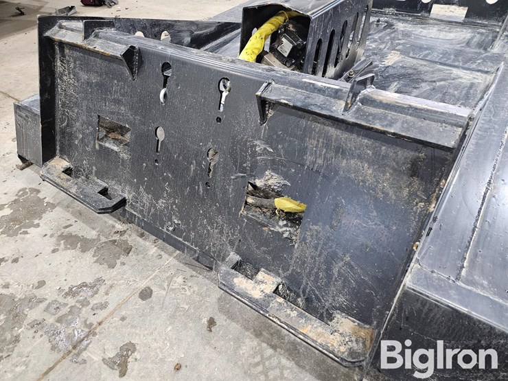 2025-massey-ferguson-730-image-10